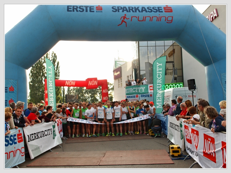 Sparkasse Firmenlauf Start Foto by Don RoMiFe Michael Rousek