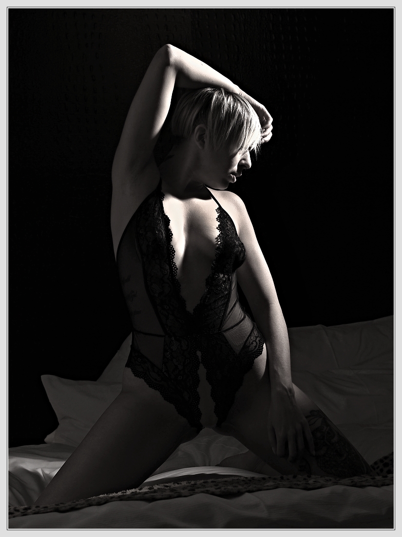 Boudoir Photoshooting by Don RoMiFe