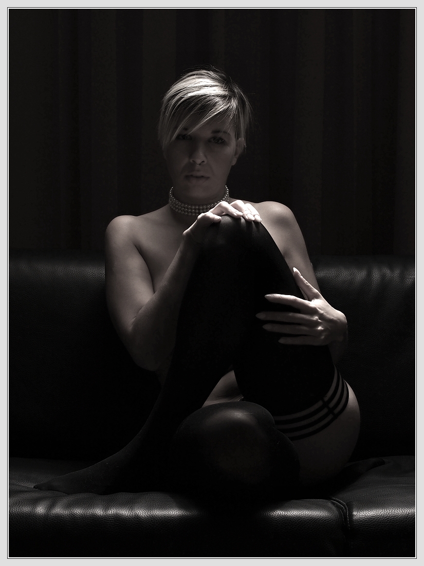 Boudoir Photoshooting by Don RoMiFe