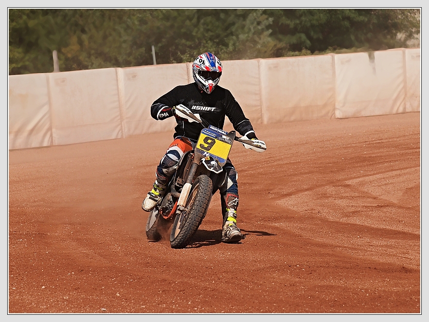 Speedway Arena Tritol  Foto: Don RoMiFe
